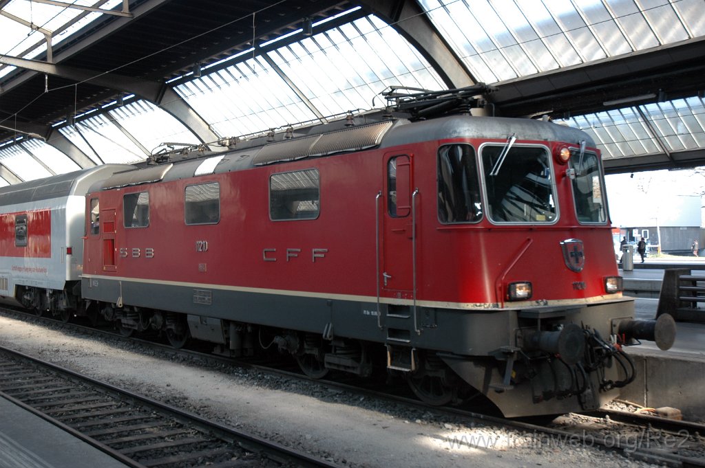 2342-0028-210312.jpg - SBB-CFF Re 4/4'' 11210 / Zürich HB 21.3.2012