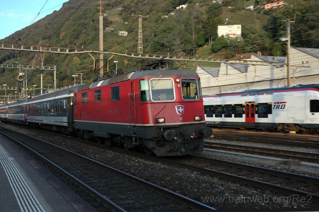 2667-0028-211012.jpg - SBB-CFF Re 4/4'' 11211 / Bellinzona 21.10.2012