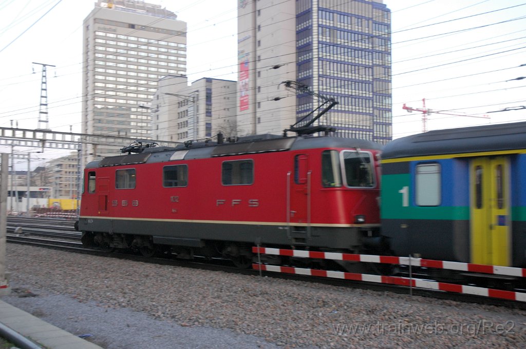 2075-0019-040311.jpg - SBB-CFF Re 4/4'' 11212 / Zürich-Oerlikon 4.3.2011