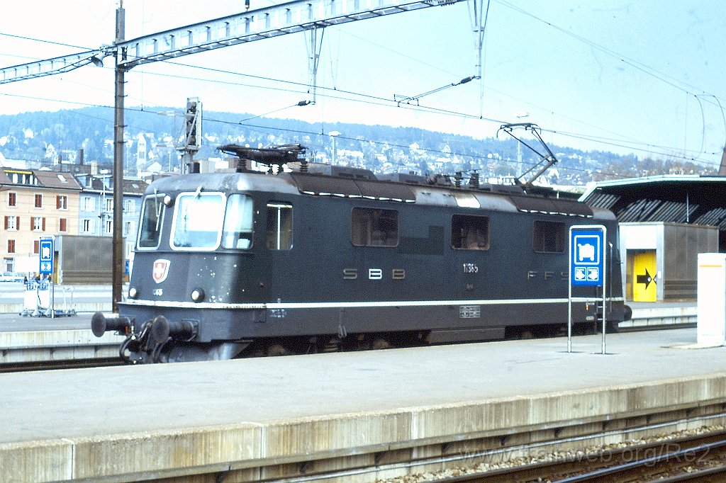 0339-0006-s.jpg - SBB-CFF Re 4/4''' 11365 / Zürich HB 27.4.1991