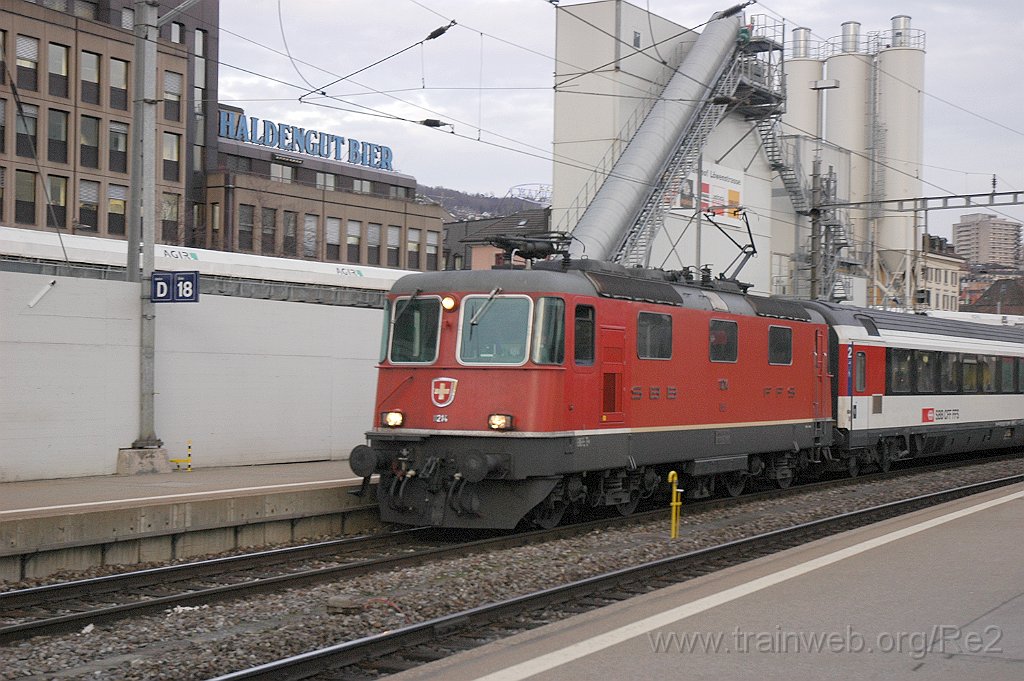 2059-0033-040211.jpg - SBB-CFF Re 4/4'' 11214 / Zürich HB 4.2.2011