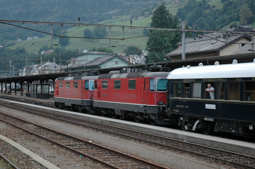 2584-0009-220812.jpg - SBB-CFF Re 4/4'' 11214 + SBB-CFF Re 4/4'' 11114 / Airolo 22.8.2012