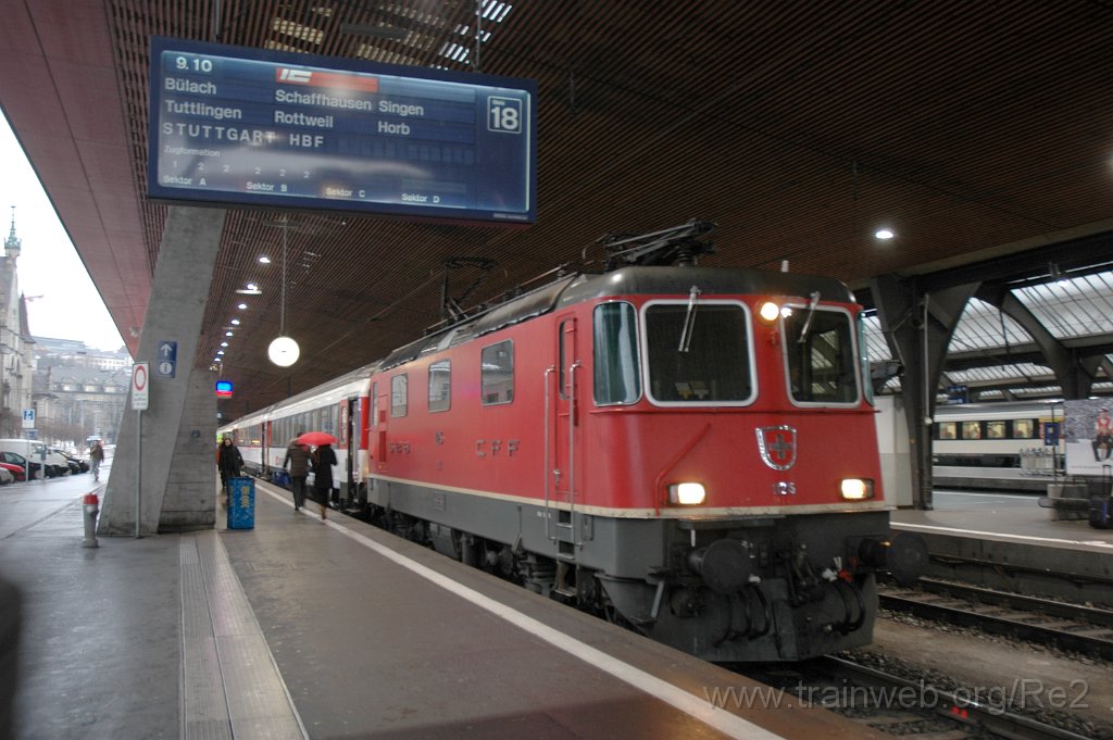2288-0015-221211.jpg - SBB-CFF Re 4/4'' 11215 / Zürich HB 22.12.2011