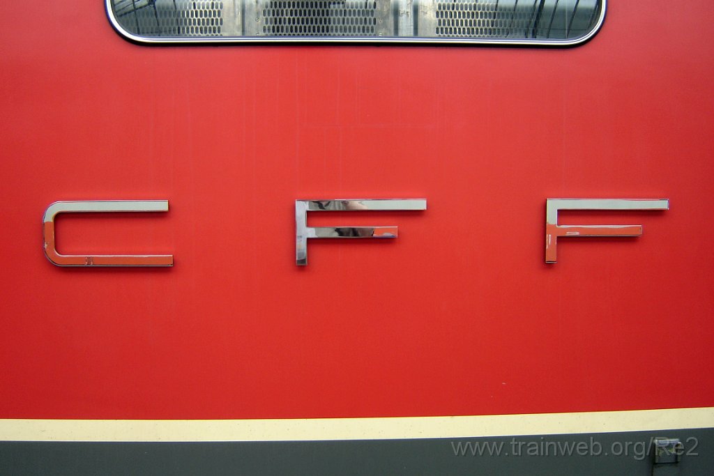 1196-0007-250606.jpg - SBB-CFF Re 4/4'' 11216 / Zürich HB 25.6.2006
