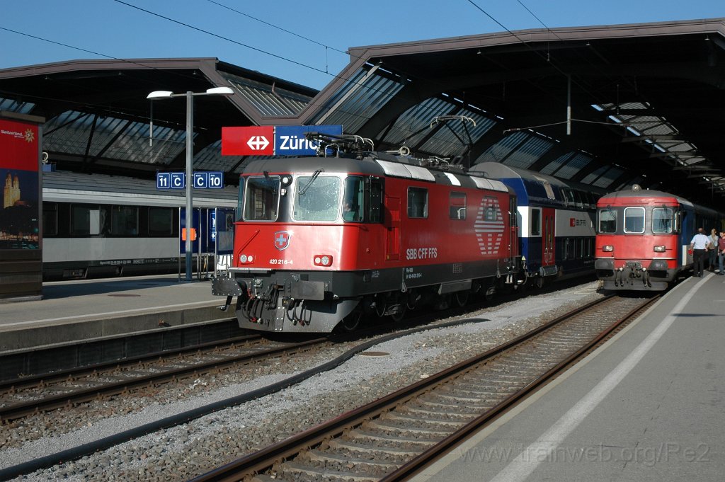 2460-0039-220612.jpg - Re 420.216-4 + BDt 976 / Zürich HB 22.6.2012