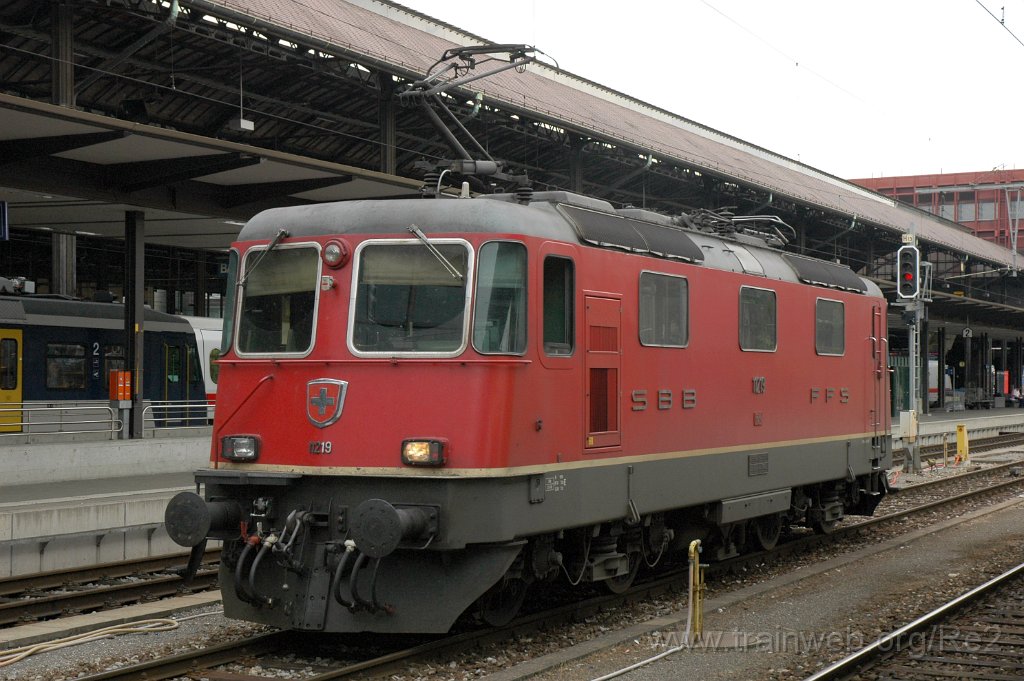 1888-0042-080610.jpg - SBB-CFF Re 4/4'' 11219 / Basel 8.6.2010