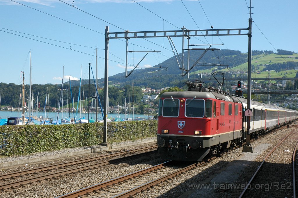1976-0037-260810.jpg - SBB-CFF Re 4/4'' 11220 / Richterswil 26.8.2010
