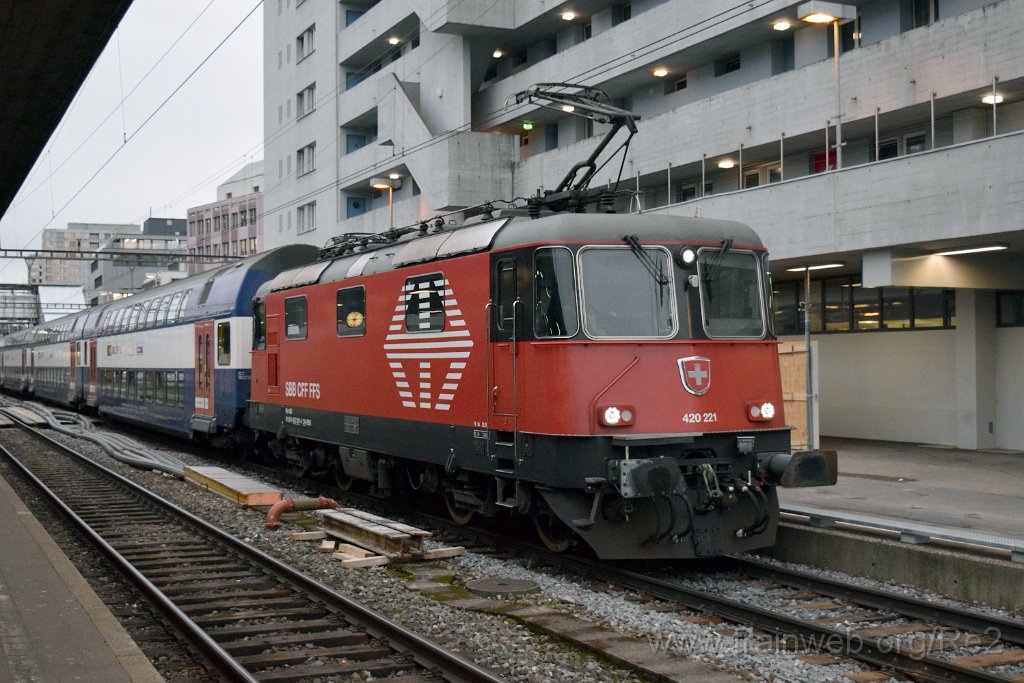 5244-0017-211218.jpg - SBB-CFF Re 420.221-4 (Re 91 85 4 420 221-4 CH-SBB) / Zürich-Altstetten 21.12.2018