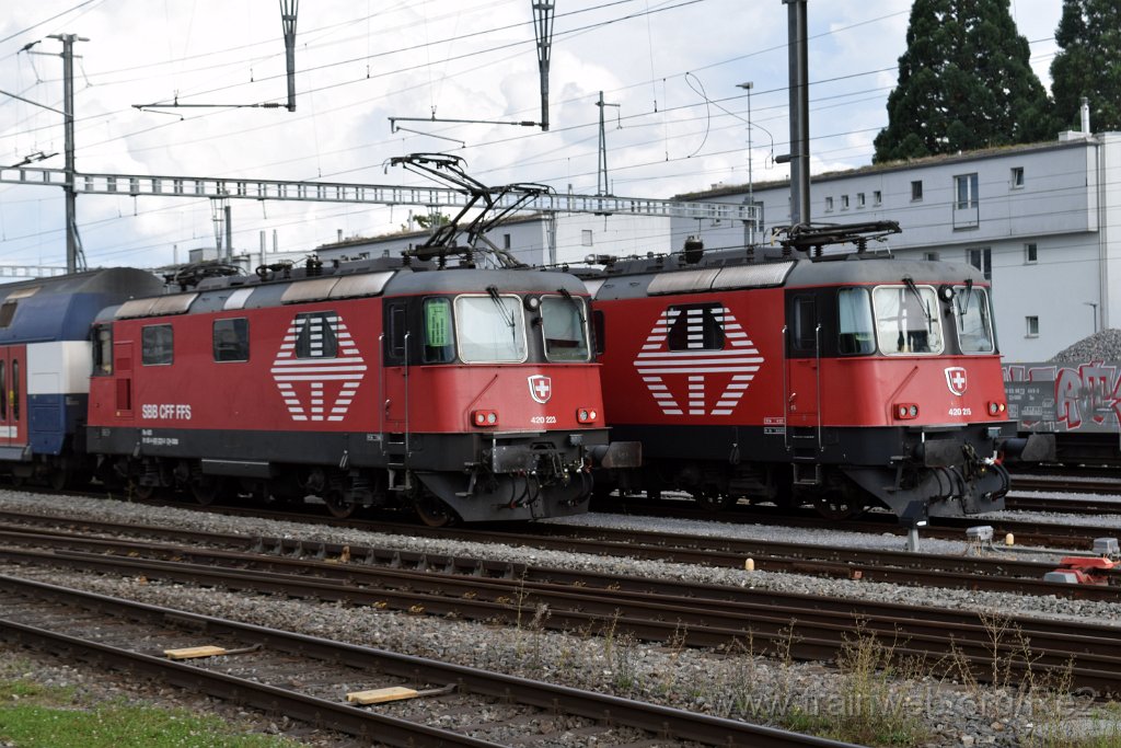 8173-0013-270822.jpg - SBB-CFF Re 420.223-0 (Re 91 85 4 420 223-0 CH-SBB) + SBB-CFF Re 420.215-6 (Re 91 85 4 420 215-6 CH-SBB) / Rapperswil 27.8.2022