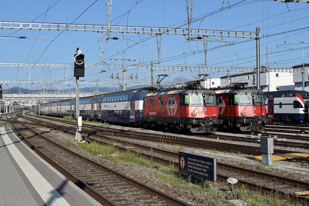 5645-0012-040819.jpg - SBB-CFF Re 420.224-8 (Re 91 85 4 420 224-8 CH-SBB) + SBB-CFF Re 420.229-7 (Re 91 85 4 420 229-7 CH-SBB) / Rapperswil 4.8.2019