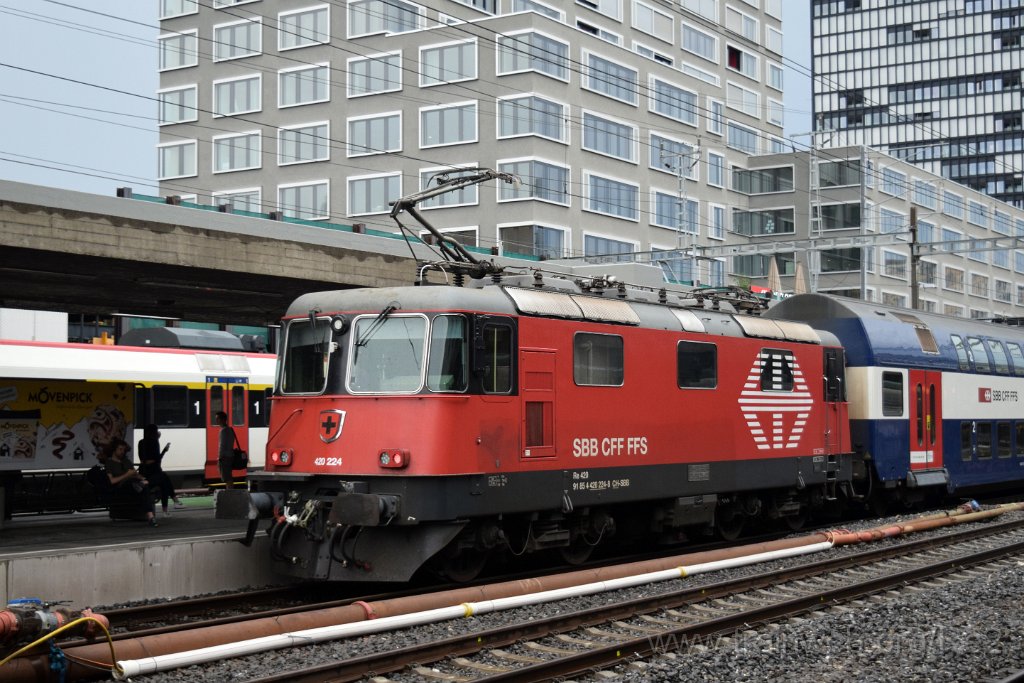 5985-0030-260620.jpg - SBB-CFF Re 420.224-8 (Re 91 85 4 420 224-8 CH-SBB) / Zürich-Altstetten 26.6.2020