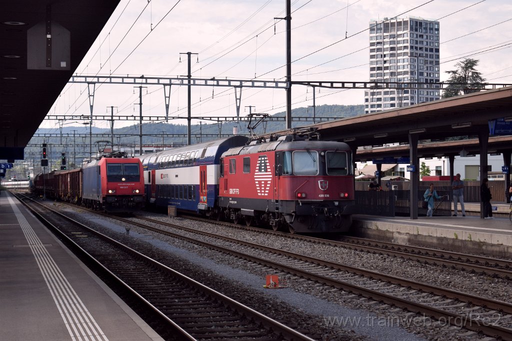 9209-0001-110724.jpg - SBB-CFF Re 420.226-3 (Re 91 85 4 420 226-3 CH-SBB) + SBBC Re 484.017-9 (91 85 4484 017-9 CH-SBBC) / Dietikon 11.7.2024