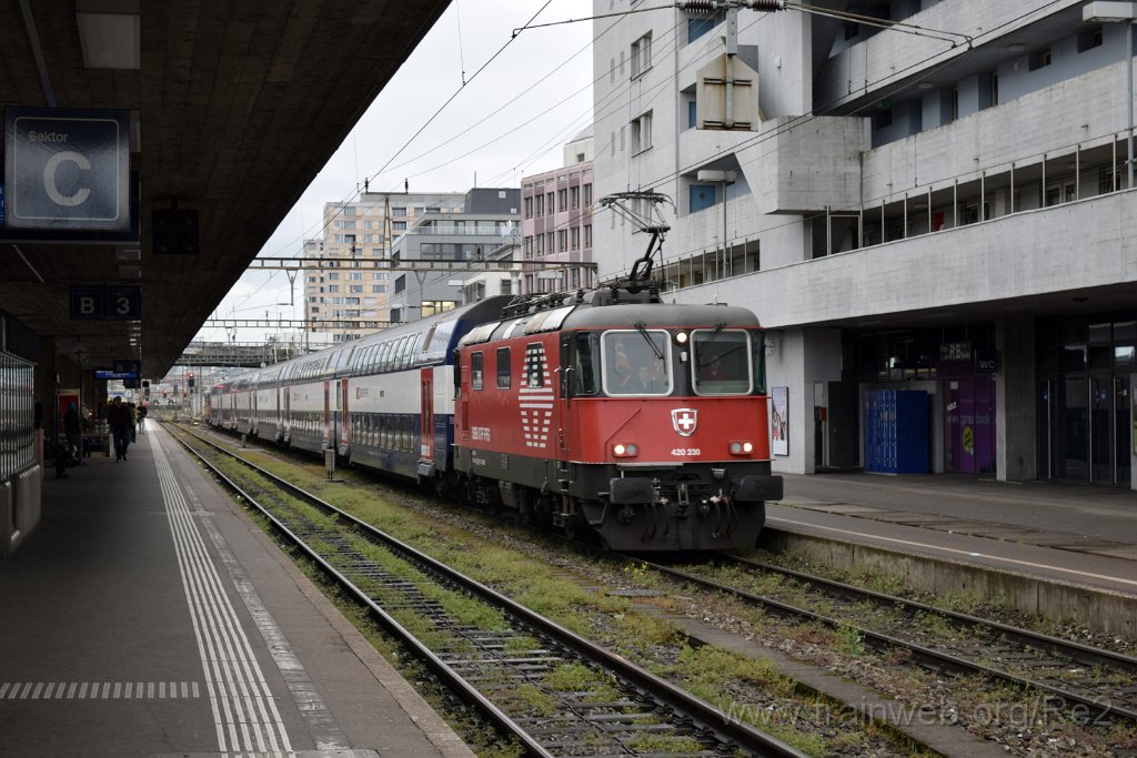 3917-0021-190516.jpg - SBB-CFF Re 420.230-5 (Re 91 85 4 420 230-5 CH-SBB) + SBB-CFF Re 420.227-1 (Re 91 85 4 420 227-1 CH-SBB) / Zürich-Altstetten 19.5.2016