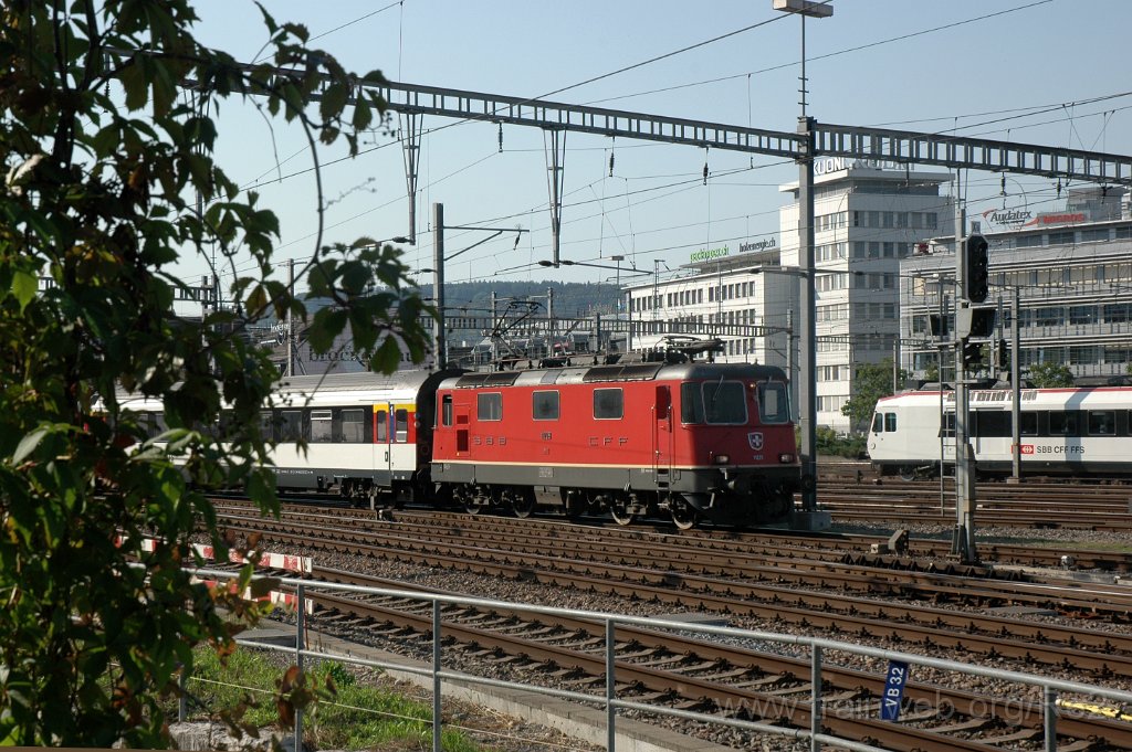 2509-0009-240712.jpg - SBB-CFF Re 4/4'' 11228 / Zürich HB 24.7.2012