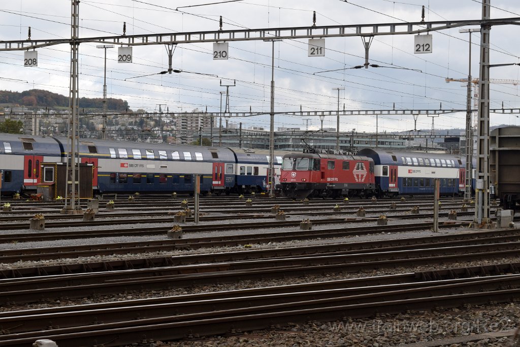 4232-0048-201016.jpg - SBB-CFF Re 420.228-9 (Re 91 85 4 420 228-9 CH-SBB) / Zürich-Mülligen 20.10.2016