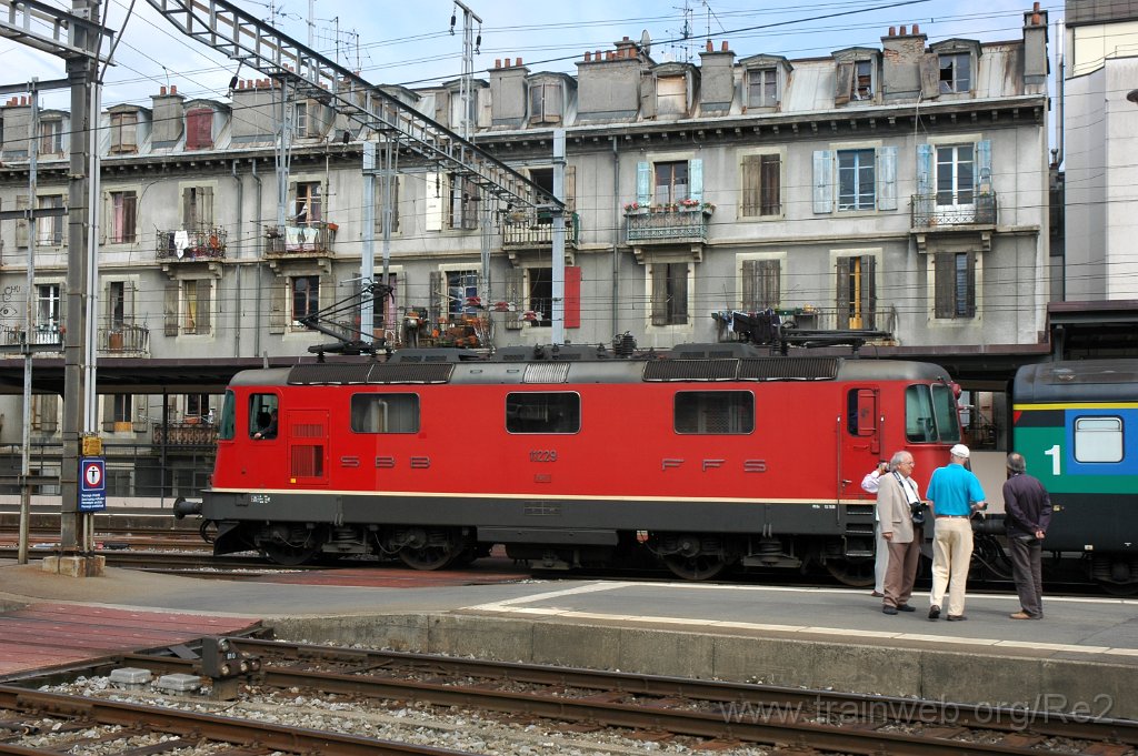 1679-0011-300509.jpg - SBB-CFF Re 4/4'' 11229 / Genève-Cornavin 30.5.2009