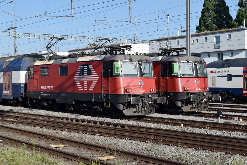 5645-0019-040819.jpg - SBB-CFF Re 420.224-8 (Re 91 85 4 420 224-8 CH-SBB) + SBB-CFF Re 420.229-7 (Re 91 85 4 420 229-7 CH-SBB) / Rapperswil 4.8.2019