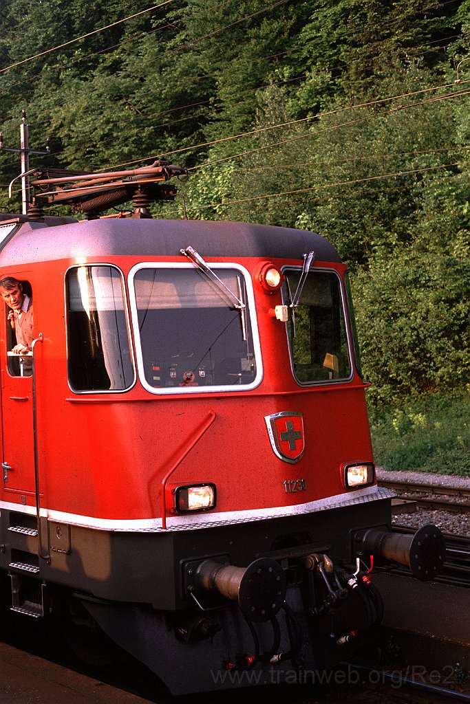 0232-0015.jpg - Re 4/4" 11230 / Koblenz 6.5.1989