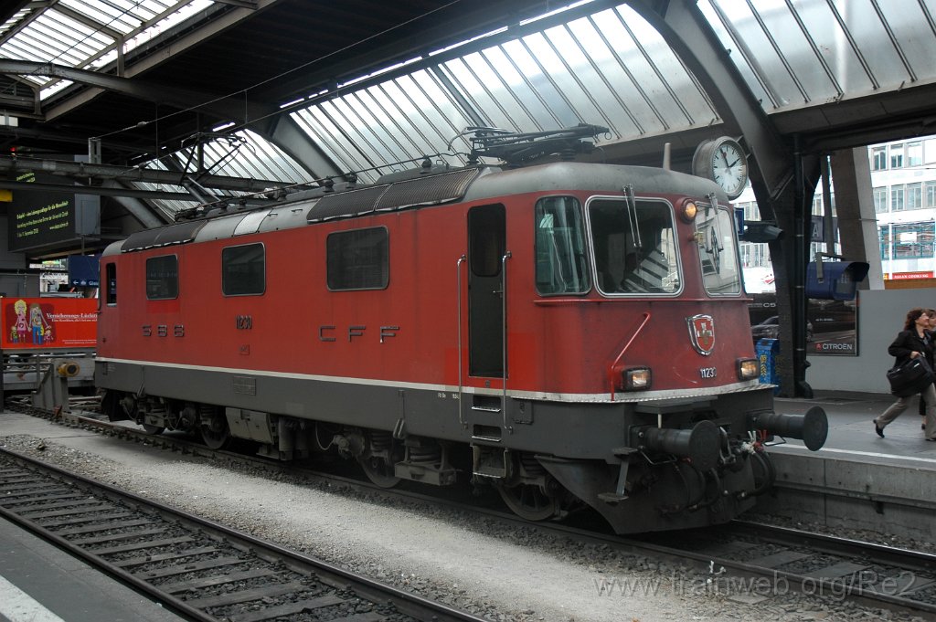 1558-0024-060908.jpg - SBB-CFF Re 4/4'' 11230 / Zürich HB 6.9.2008