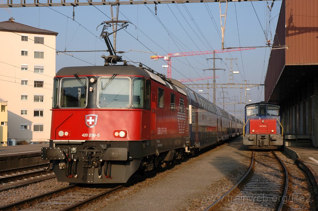 2318-0039-220212.jpg - SBB-CFF Re 420.230-5 (Re 91 85 4 420 230-5 CH-SBB) + SBBC Tm 232.223-8 / Schwerzenbach ZH 22.2.2012