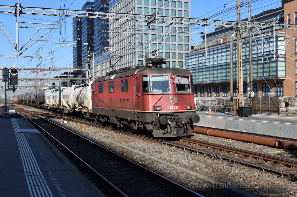 5318-0050-270219.jpg - SBBC Re 4/4'' 11232 (Re 420.232-1)  (Re 91 85 4 420 232-1 CH-SBBC) / Zürich-Altstetten 27.2.2019