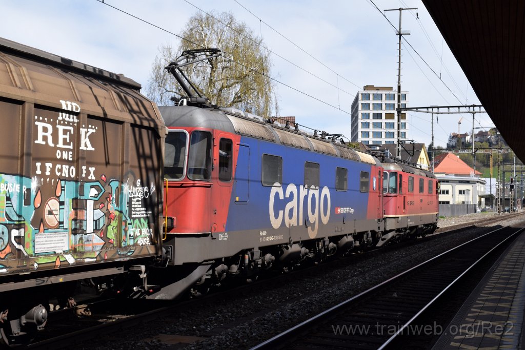 4894-0048-120418.jpg - SBBC Re 4/4'' 11233 (Re 420.233-9)  (Re 91 85 4 420 233-9 CH-SBBC) + SBBC Re 620.047-1 ''Bex'' (Re 91 85 4 620 047-1 CH-SBBC) / Lenzburg 12.4.2018