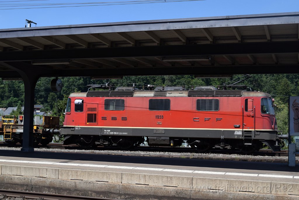 8094-0047-150722.jpg - SBBC Re 4/4'' 11233 (Re 420.233-9)  (Re 91 85 4 420 233-9 CH-SBBC) / Killwangen-Spreitenbach 15.7.2022