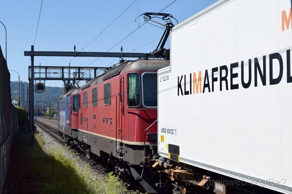 8141-0029-090822.jpg - SBBC Re 420.241-2 (Re 91 85 4 420 241-2 CH-SBBC) + SBBC Re 4/4'' 11233 (Re 420.233-9)  (Re 91 85 4 420 233-9 CH-SBBC) / Glanzenberg 9.8.2022