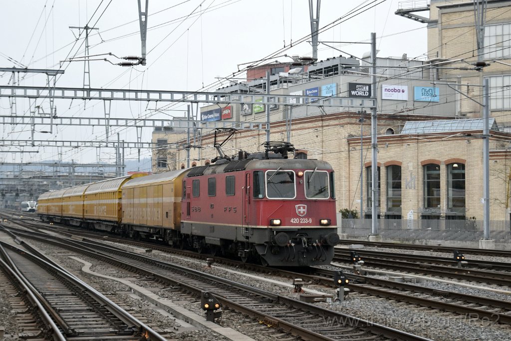 8400-0007-010323.jpg - SBBC Re 4/4'' 11233 (Re 420.233-9)  (Re 91 85 4 420 233-9 CH-SBBC) / Winterthur 1.3.2023