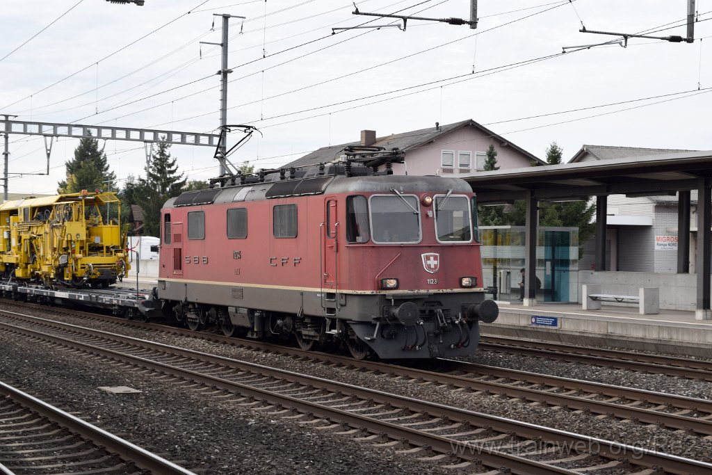 4686-0020-041017.jpg - SBB-CFF Re 4/4'' 11234 / Rothrist 4.10.2017