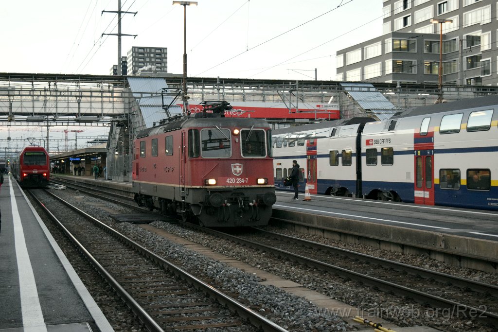 5276-0022-150119.jpg - SBBC Re 4/4'' 11234 (Re 420.234-7)  (Re 91 85 4 420 234-7 CH-SBBC) / Zürich-Altstetten 15.1.2019