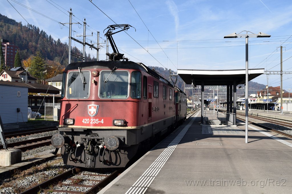 5192-0011-101118.jpg - SBBC Re 4/4'' 11235 (Re 420.235-4)  (Re 91 85 4 420 235-4 CH-SBBC) + SBBC Re 420.241-2 (Re 91 85 4 420 241-2 CH-SBBC) / Wattwil 10.11.2018