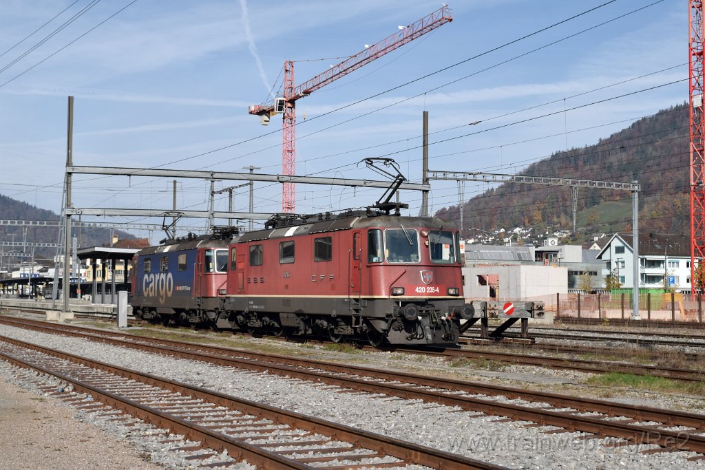 5192-0023-101118.jpg - SBBC Re 4/4'' 11235 (Re 420.235-4)  (Re 91 85 4 420 235-4 CH-SBBC) + SBBC Re 420.241-2 (Re 91 85 4 420 241-2 CH-SBBC) / Wattwil 10.11.2018