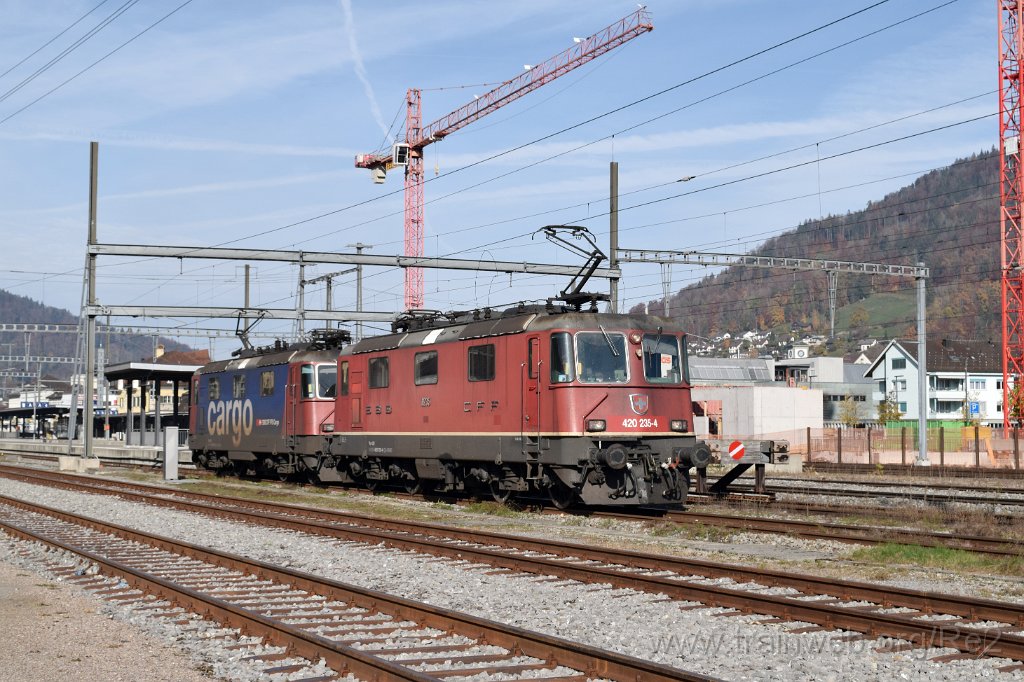 5192-0024-101118.jpg - SBBC Re 4/4'' 11235 (Re 420.235-4)  (Re 91 85 4 420 235-4 CH-SBBC) + SBBC Re 420.241-2 (Re 91 85 4 420 241-2 CH-SBBC) / Wattwil 10.11.2018