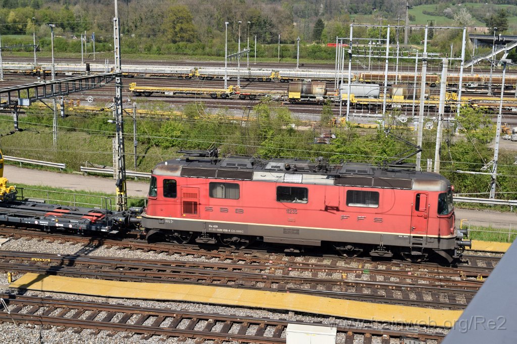 5425-0016-180419.jpg - SBBC Re 4/4'' 11235 (Re 420.235-4)  (Re 91 85 4 420 235-4 CH-SBBC) / RB Limmattal (Brücke Sandäckerstrasse) 18.4.2019