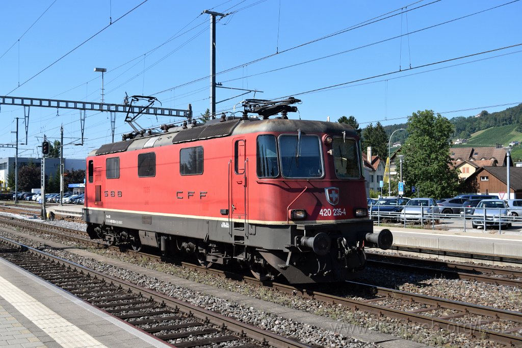 8753-0033-060923.jpg - SBBC Re 4/4'' 11235 (Re 420.235-4)  (Re 91 85 4 420 235-4 CH-SBBC) / Weinfelden 6.9.2023
