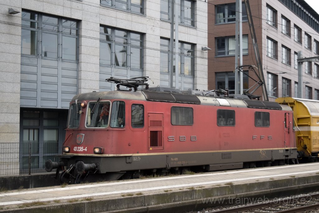 9447-0030-011124.jpg - SBBC Re 4/4'' 11235 (Re 420.235-4)  (Re 91 85 4 420 235-4 CH-SBBC) / Olten 1.11.2024