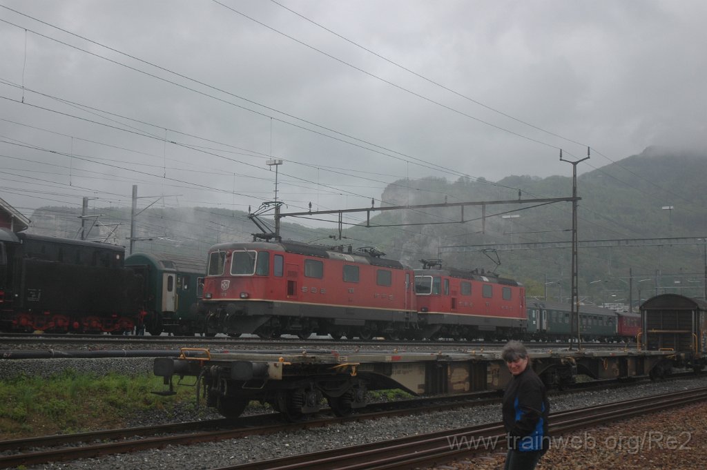 2785-0029-040513.jpg - SBB-CFF Re 4/4'' 11270 + SBB-CFF Re 4/4'' 11236 / Oensingen 4.5.2013