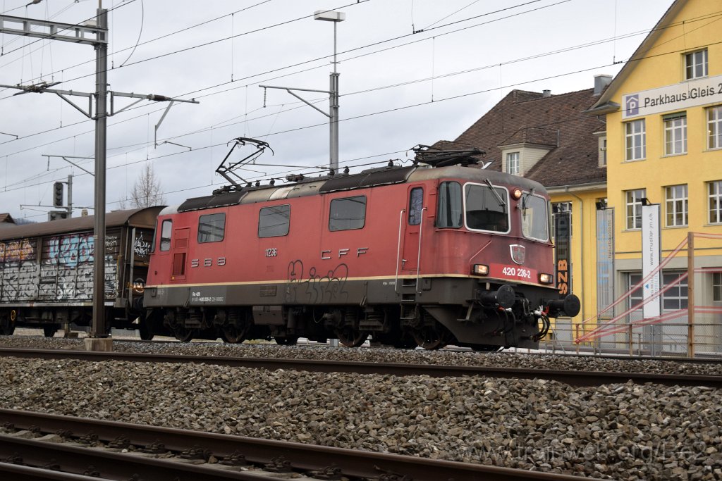 4818-0003-050118.jpg - SBBC Re 4/4'' 11236 (Re 420.236-2)  (Re 91 85 4 420 236-2 CH-SBBC) / Lenzburg 5.1.2018