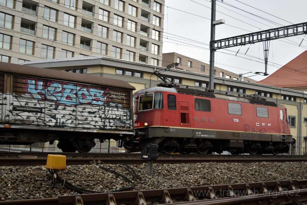 4818-0016-050118.jpg - SBBC Re 4/4'' 11236 (Re 420.236-2)  (Re 91 85 4 420 236-2 CH-SBBC) / Lenzburg 5.1.2018