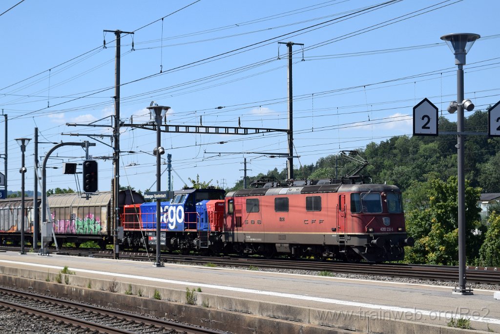 8095-0029-150722.jpg - SBBC Re 4/4'' 11238 (Re 420.238-8)  (Re 91 85 4 420 238-8 CH-SBBC) + SBBC Am 843.075-3 (Am 98 85 5 843 075-3 CH-SBBC) / Killwangen-Spreitenbach 15.7.2022