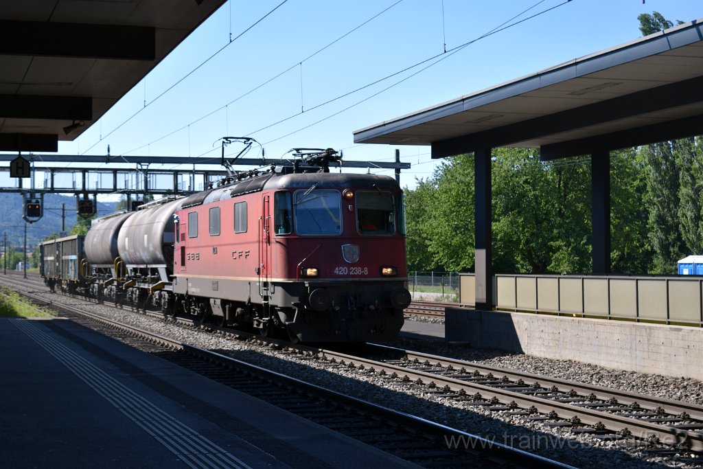 8143-0005-090822.jpg - SBBC Re 4/4'' 11238 (Re 420.238-8)  (Re 91 85 4 420 238-8 CH-SBBC) / Glanzenberg 9.8.2022