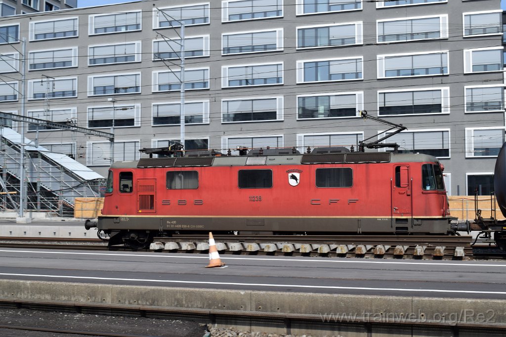 5368-0032-010419.jpg - SBBC Re 4/4'' 11239 (Re 420.239-6)  ''Porrentruy'' (Re 91 85 4 420 239-6 CH-SBBC) / Zürich-Altstetten 1.4.2019