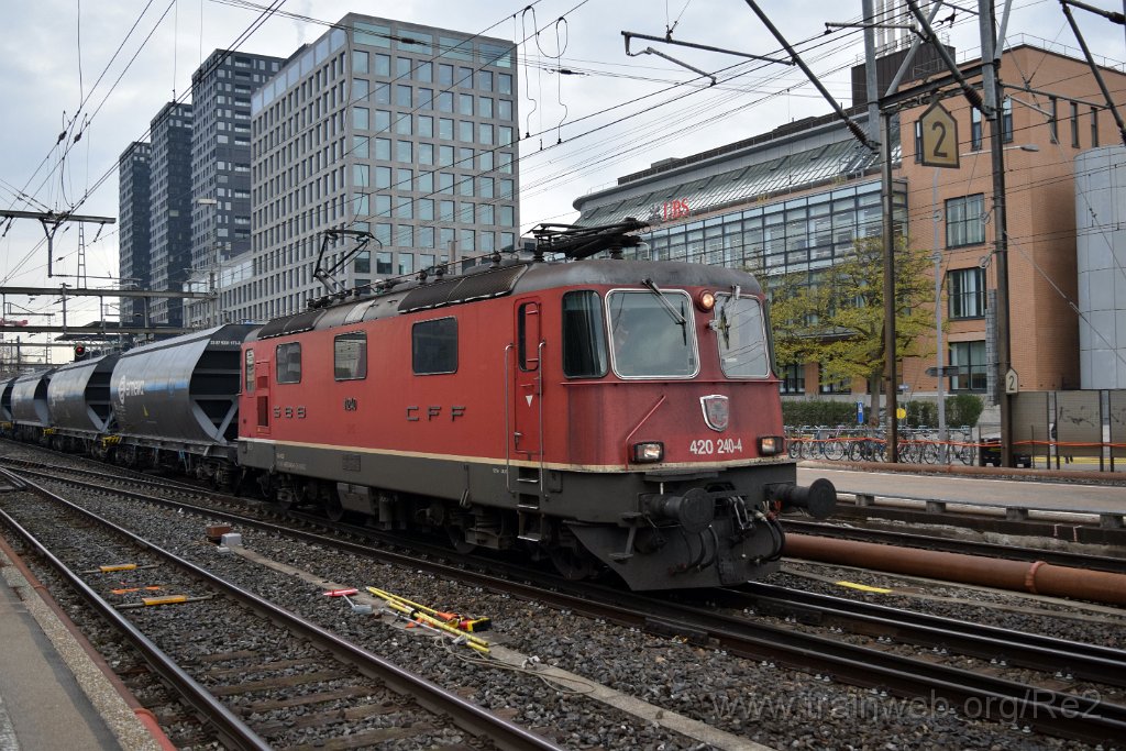 5190-0040-061118.jpg - SBBC Re 4/4'' 11240 (Re 420.240-4)  (Re 91 85 4 420 240-4 CH-SBBC) / Zürich-Altstetten 6.11.2018