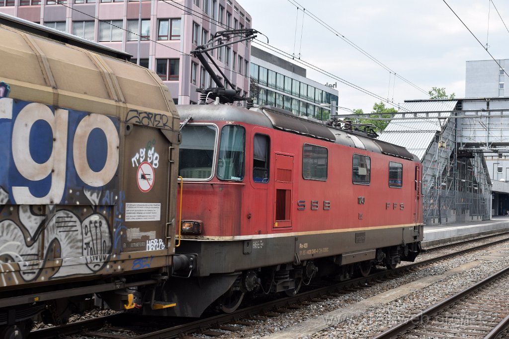 5980-0042-260620.jpg - SBBC Re 4/4'' 11240 (Re 420.240-4)  (Re 91 85 4 420 240-4 CH-SBBC) / Zürich-Altstetten 26.6.2020