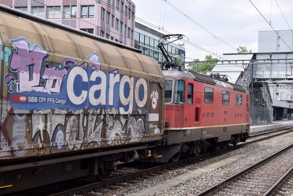5980-0045-260620.jpg - SBBC Re 4/4'' 11240 (Re 420.240-4)  (Re 91 85 4 420 240-4 CH-SBBC) / Zürich-Altstetten 26.6.2020