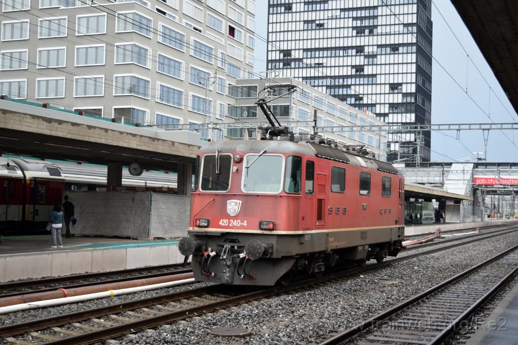 5985-0012-260620.jpg - SBBC Re 4/4'' 11240 (Re 420.240-4)  (Re 91 85 4 420 240-4 CH-SBBC) / Zürich-Altstetten 26.6.2020