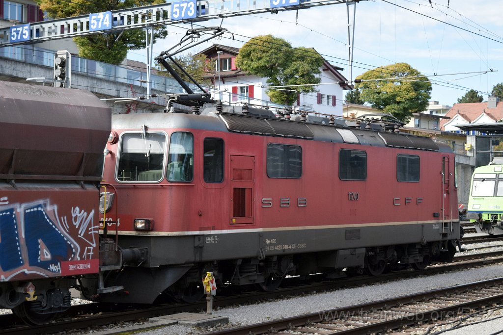 7808-0016-251021.jpg - SBBC Re 4/4'' 11240 (Re 420.240-4)  (Re 91 85 4 420 240-4 CH-SBBC) / Spiez 25.10.2021