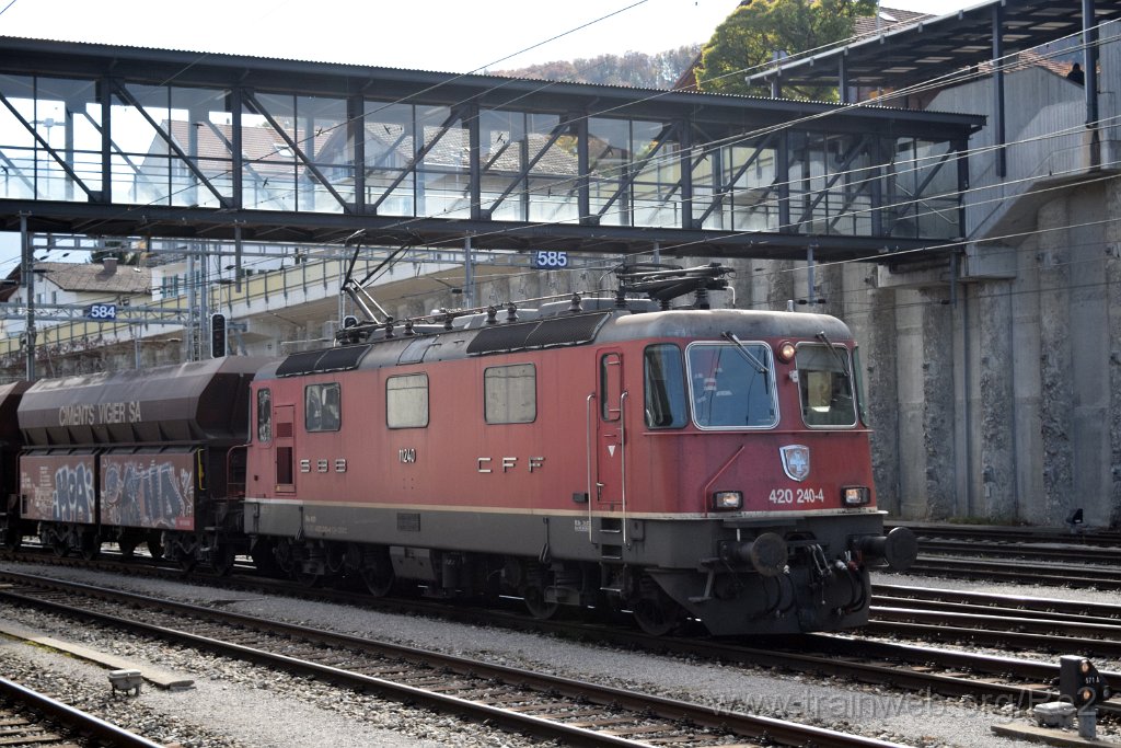 7808-0020-251021.jpg - SBBC Re 4/4'' 11240 (Re 420.240-4)  (Re 91 85 4 420 240-4 CH-SBBC) / Spiez 25.10.2021