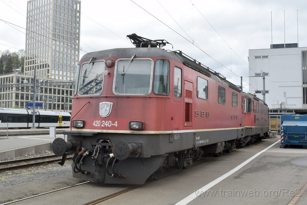 9654-0040-180425.jpg - SBBC Re 4/4'' 11240 (Re 420.240-4)  (Re 91 85 4 420 240-4 CH-SBBC) + SBBC Re 4/4'' 11255 (Re 420.255-2)  (Re 91 85 4 420 255-2 CH-SBBC) / St.Gallen HB 18.4.2025